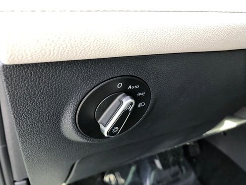 New 2026 Volkswagen Taos SEL image 12