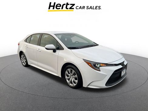 Used 2025 Toyota Corolla LE image 1