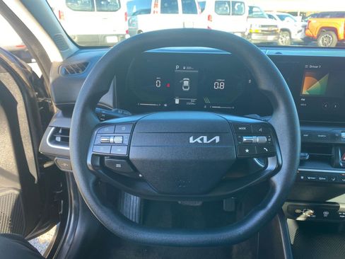 Used 2025 Kia K4 LXS image 29