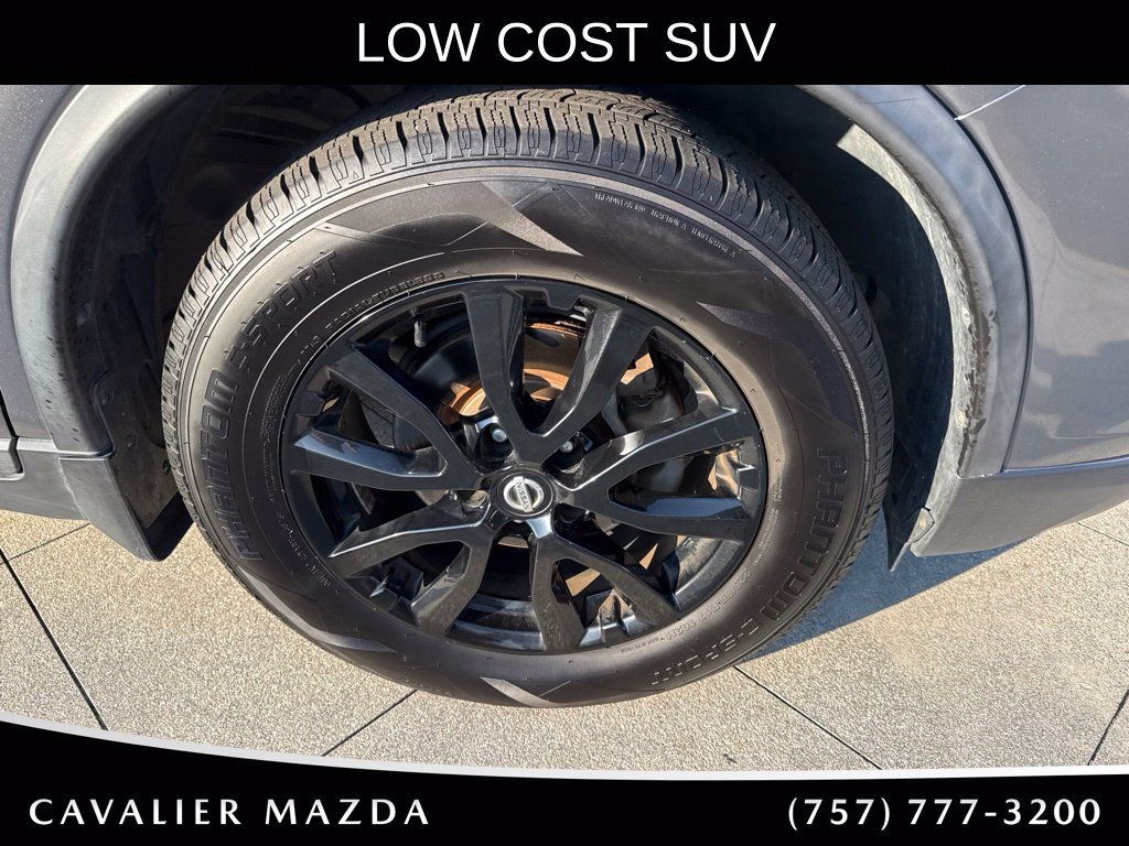 Used 2017 Nissan Rogue SV w/ Midnight Edition Package FWD image 21