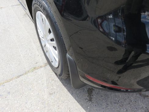 Used 2014 Volkswagen Golf 4-Door image 28