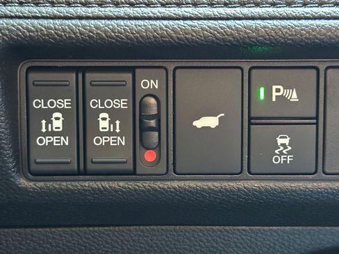 Used 2025 Honda Odyssey Elite image 30