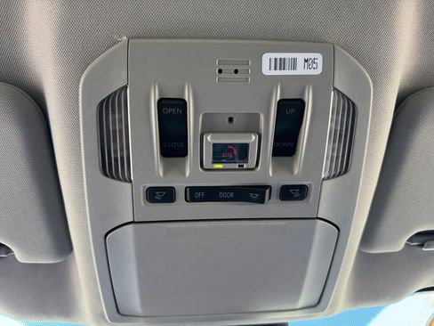 Used 2023 Toyota Highlander XLE AWD/4WD image 26