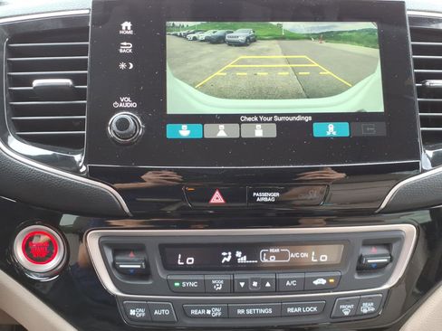 Used 2020 Honda Pilot Touring image 18