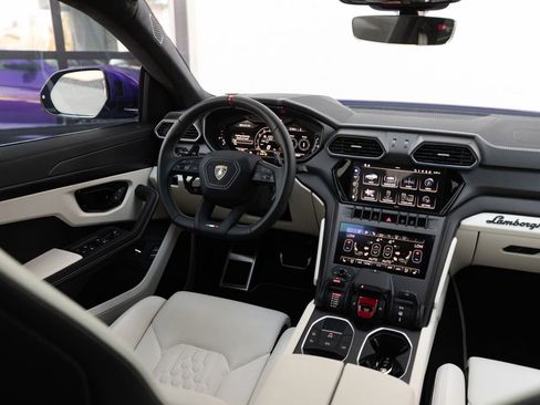 Used 2024 Lamborghini Urus S image 27