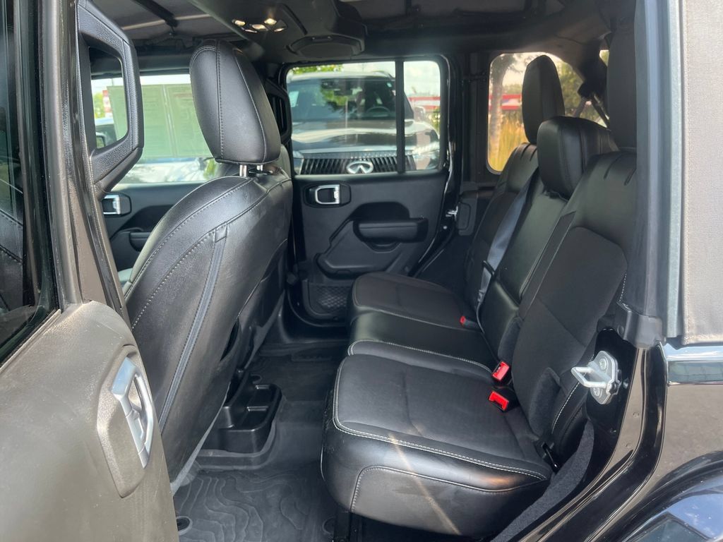 Used 2023 Jeep Wrangler Unlimited Sport AWD/4WD image 27