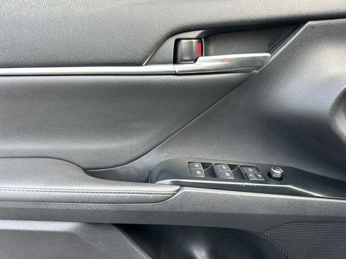 Used 2019 Toyota Camry XSE image 11