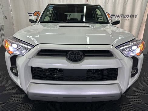 Used 2023 Toyota 4Runner TRD Off-Road image 4
