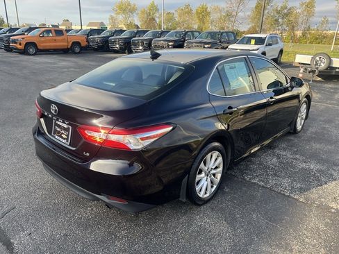 Used 2020 Toyota Camry LE image 7