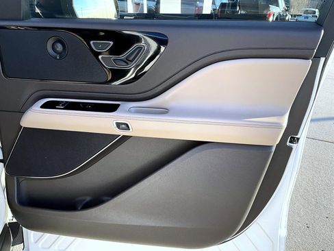 Used 2021 Lincoln Aviator Reserve w/ Equipment Group 201A image 17