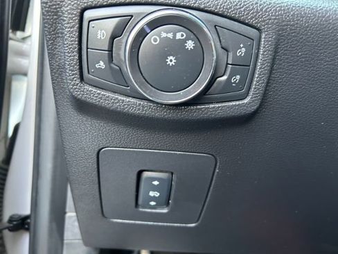 Used 2015 Ford F150 Lariat image 19