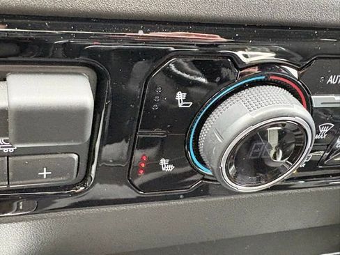 Used 2023 Chevrolet Silverado 1500 LT image 22