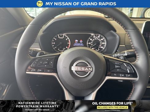 New 2025 Nissan Altima 2.5 SR image 18