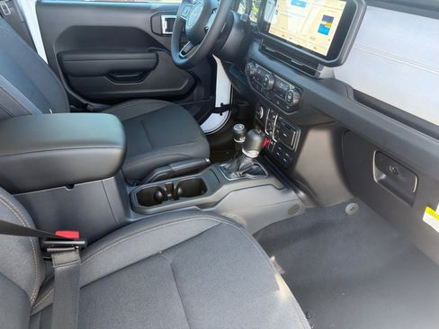 New 2026 Jeep Gladiator Willys AWD/4WD image 12