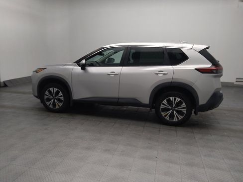 Used 2022 Nissan Rogue SV FWD image 3