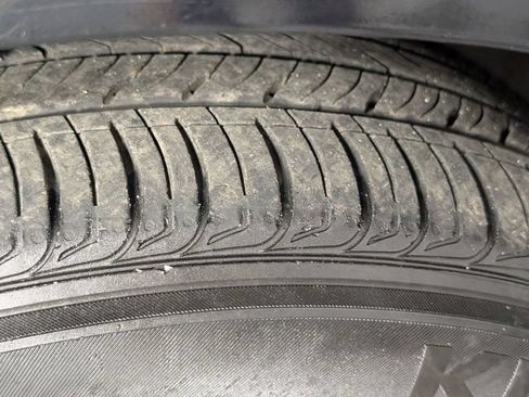 Used 2025 Nissan Altima 2.5 SV FWD image 9