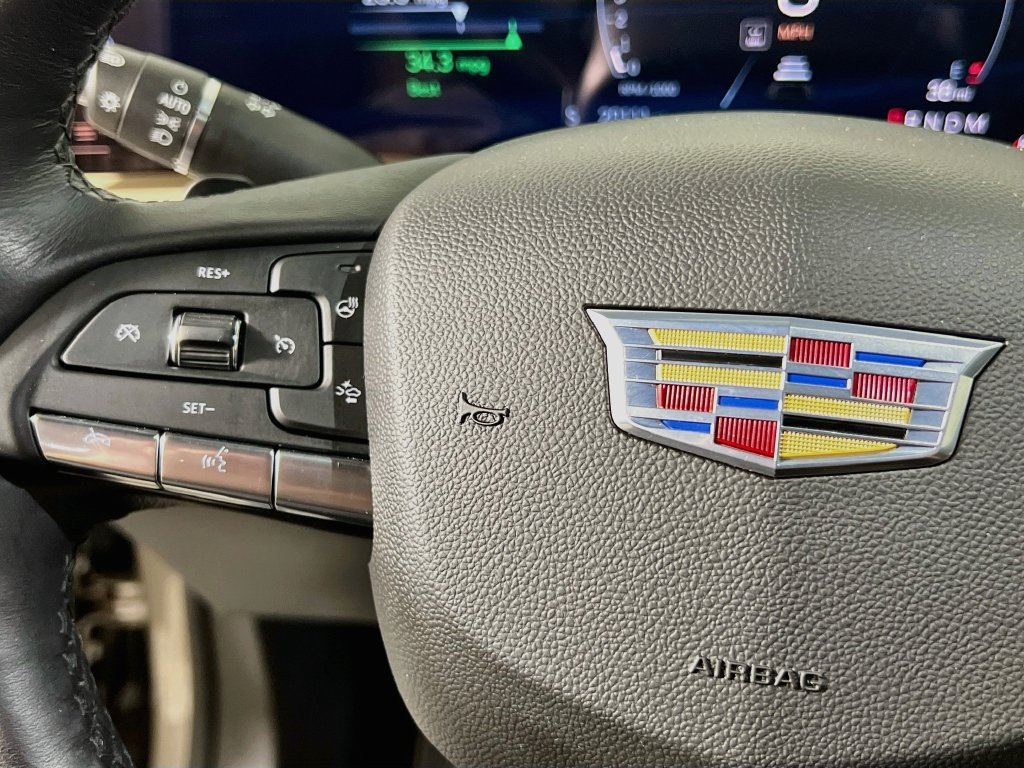 Used 2024 Cadillac XT4 Premium Luxury w/ Technology Package FWD image 16