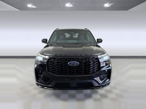 Used 2025 Ford Explorer ST-Line w/ ST-Line Street Pack image 6