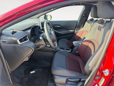 Used 2025 Toyota Corolla SE image 9