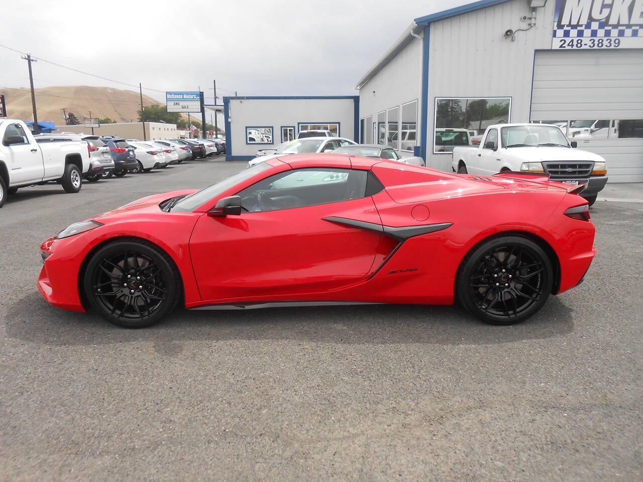 Used 2024 Chevrolet Corvette Z06 RWD image 14