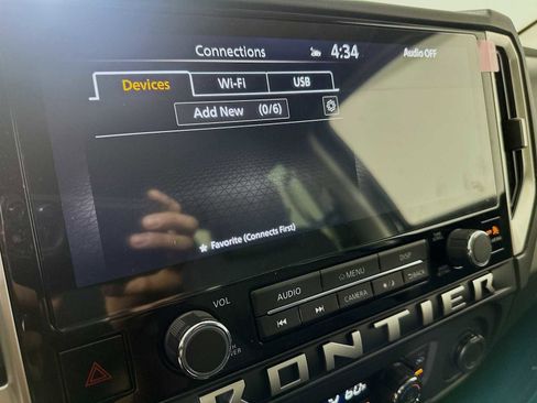 Used 2025 Nissan Frontier SV w/ SV Convenience Package image 11