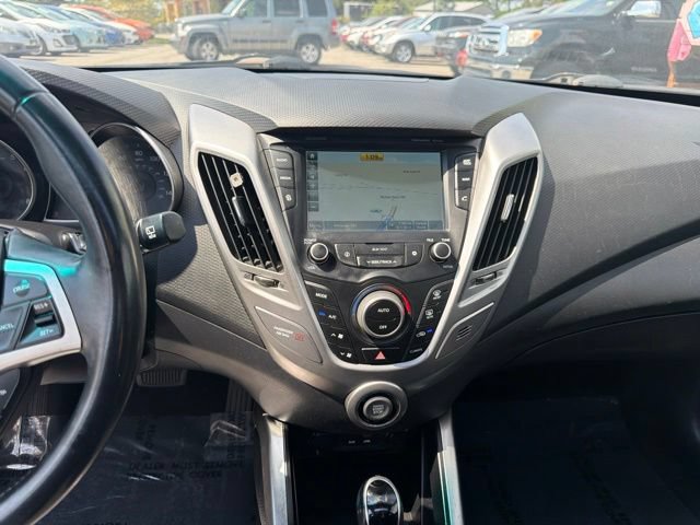 Used 2017 Hyundai Veloster Value Edition FWD image 10