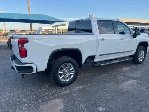 Used 2024 Chevrolet Silverado 2500 High Country w/ Technology Package AWD/4WD image 4