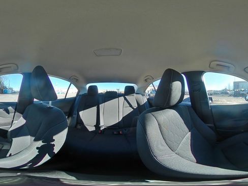 Used 2025 Toyota Corolla LE image 40