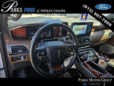 Used 2024 Lincoln Navigator Reserve image 6