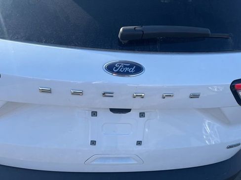 Used 2022 Ford Escape SE image 19