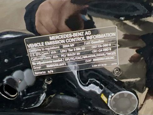 Used 2024 Mercedes-Benz C 300 4MATIC Sedan image 2