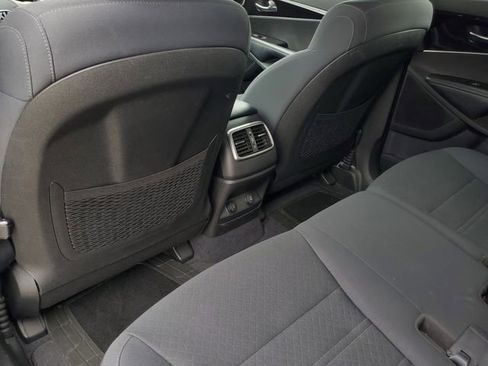 Used 2019 Kia Sorento LX w/ Option Group 020 image 9