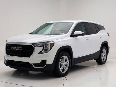 Used 2024 GMC Terrain SLE image 4