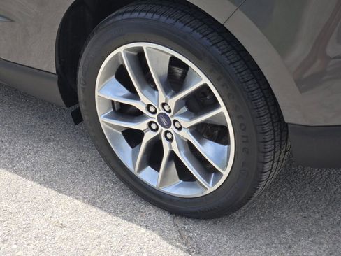 Used 2017 Ford Edge Titanium w/ Equipment Group 301A AWD/4WD image 15