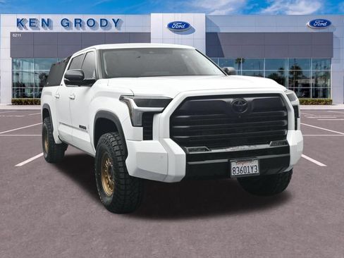 Used 2024 Toyota Tundra Limited AWD/4WD image 1