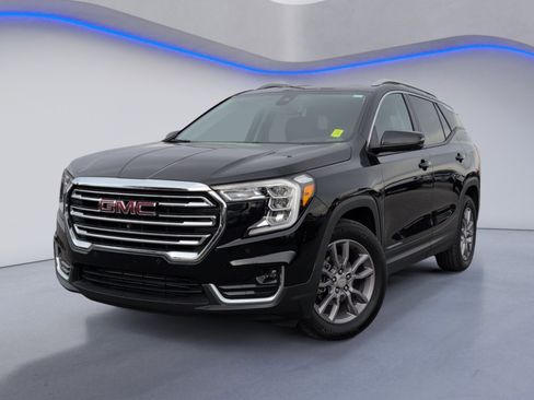 Used 2024 GMC Terrain SLT w/ Infotainment Package II image 2