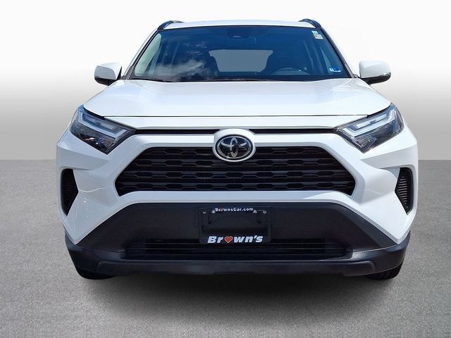 Used 2022 Toyota RAV4 XLE AWD/4WD image 2