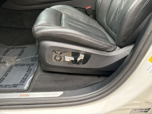 Used 2025 BMW X5 xDrive50e image 15