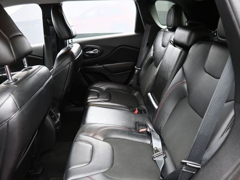 Used 2021 Jeep Cherokee Trailhawk w/ Technology Group image 13