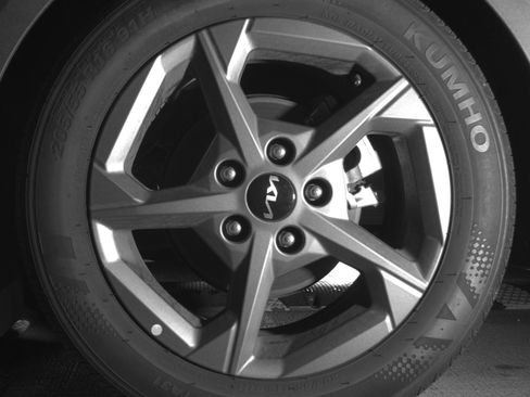 Used 2025 Kia K4 LXS image 14