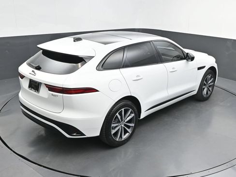Certified 2024 Jaguar F-PACE R-Dynamic S AWD/4WD image 33