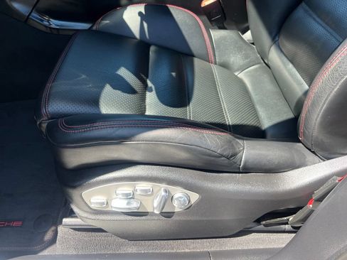 Used 2018 Porsche Macan GTS AWD/4WD image 26
