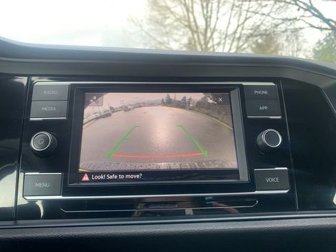 Used 2024 Volkswagen Jetta Sport image 14