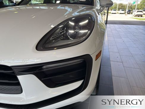 Used 2023 Porsche Macan AWD/4WD image 10
