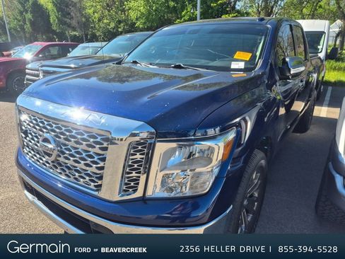 Used 2018 Nissan Titan SV w/ SV Convenience Package image 1