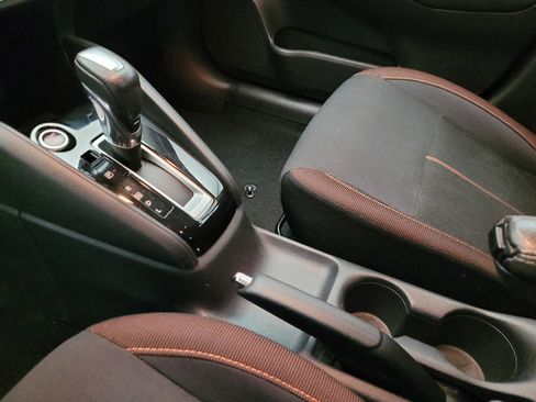 Used 2021 Nissan Versa SR w/ Convenience Package image 26