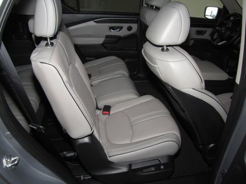 Certified 2023 Honda Pilot Elite image 19