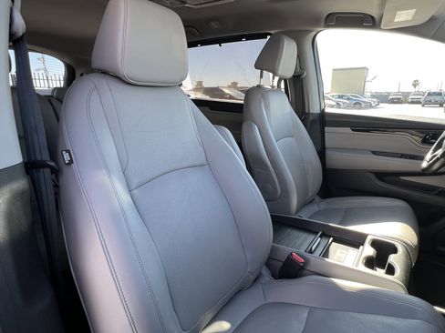Used 2018 Honda Odyssey Elite image 17