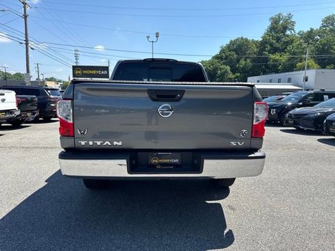 Used 2017 Nissan Titan SV RWD image 5