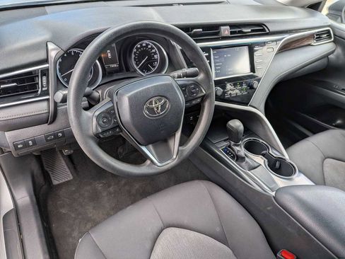 Used 2018 Toyota Camry LE FWD image 16